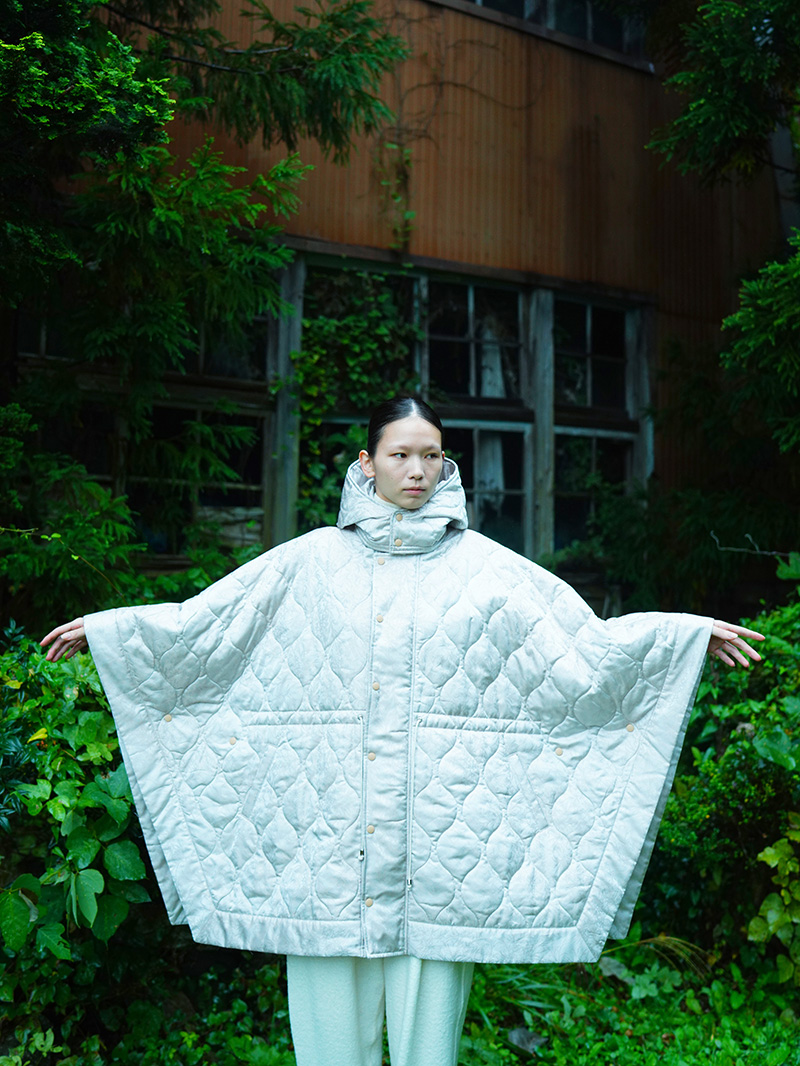 SILK QUILT COAT 着用イメージ
