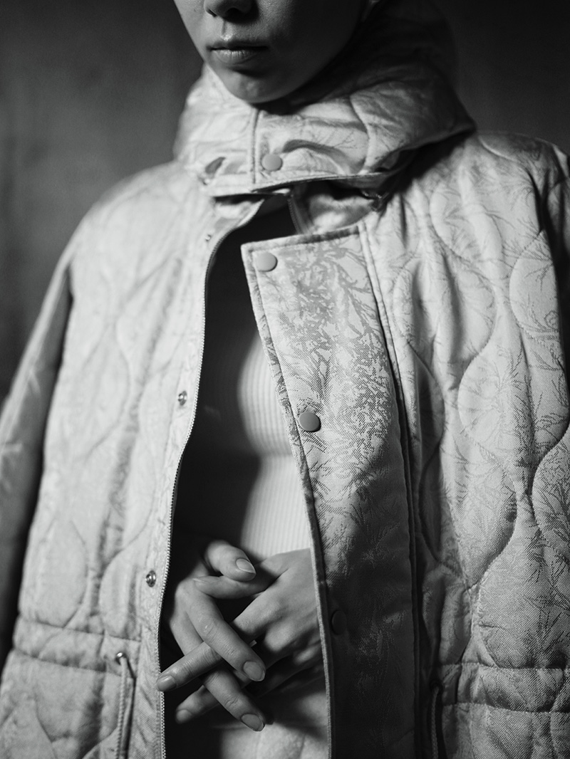 SILK QUILT COAT 着用イメージ